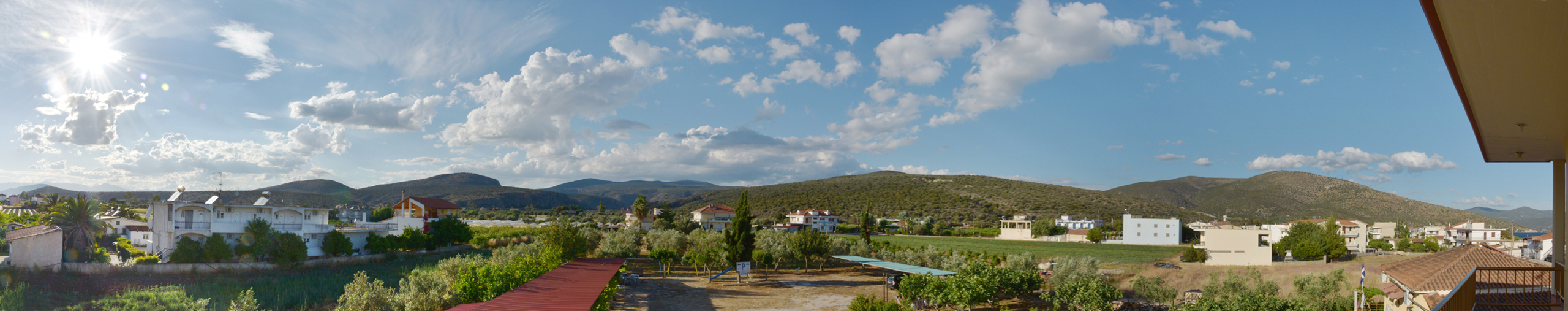 Panorama_Kantia_Zoom-Beach_Mountains_2560