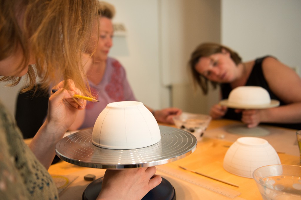 Decorating ceramics / Delft blue