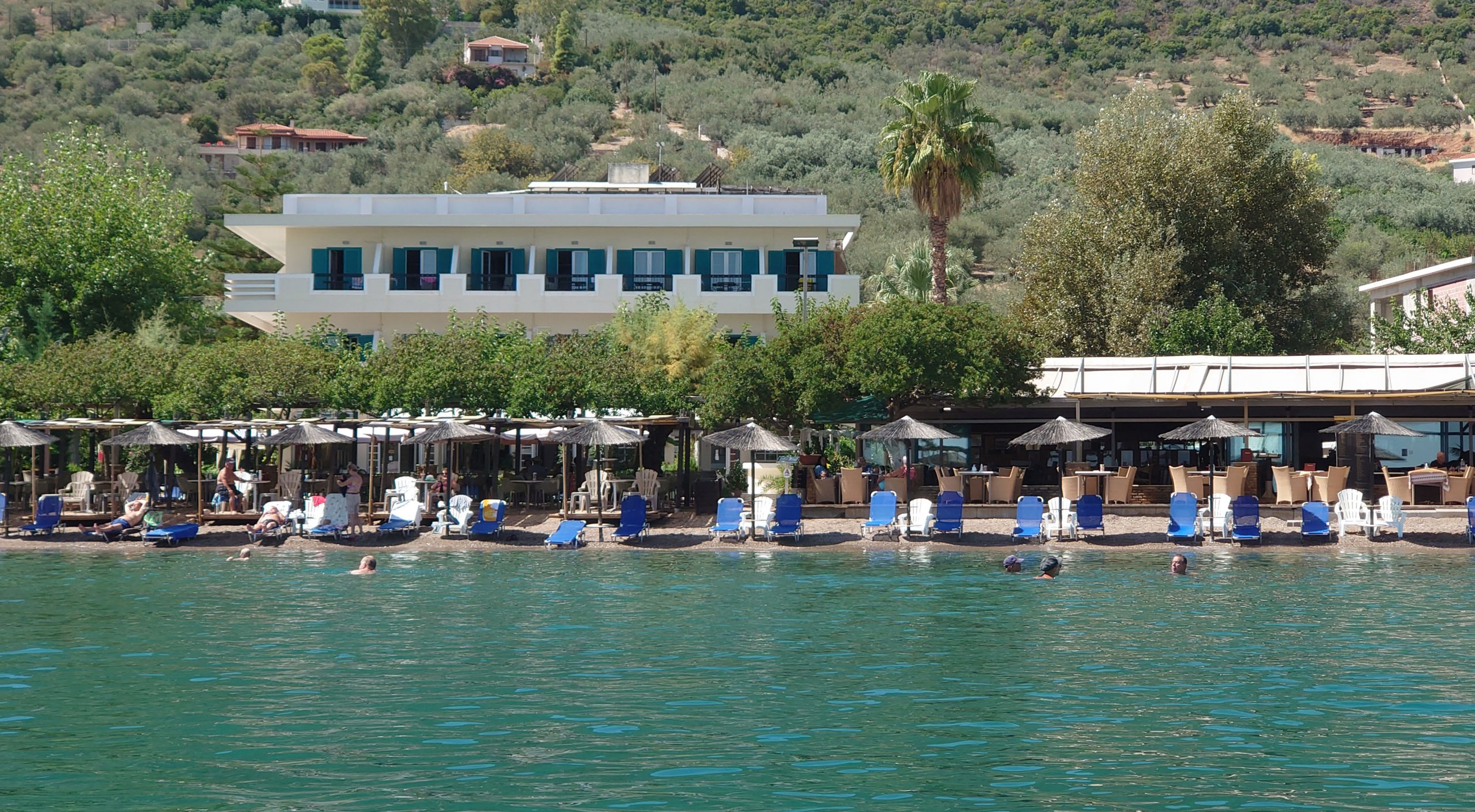 Apollon_vanaf_strand3