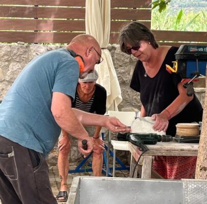 beeldhouwen-gat-boren-sokkel