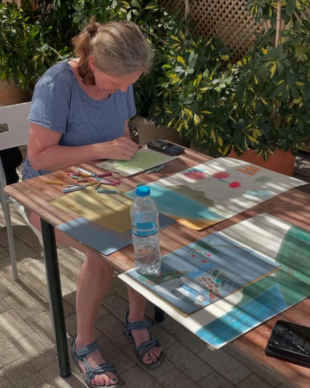 Schilderen aan zee t/m 1 juni nog enkele plaatsen beschikbaar #schilderworkshop #creatieve vakantie #schilderen #tekenen #aquarel #portrettekenen #epidaurus #peloponnesus #griekenland #griekenlandaanzee